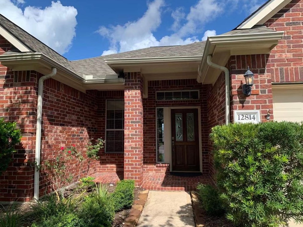 12814 Carriage Glen Dr, Tomball, TX 77377