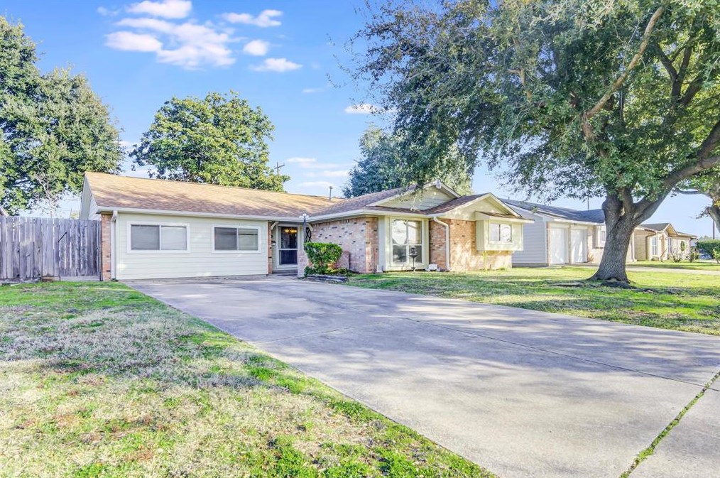 3811 Bennett Dr, Pasadena TX  77503-1804 exterior