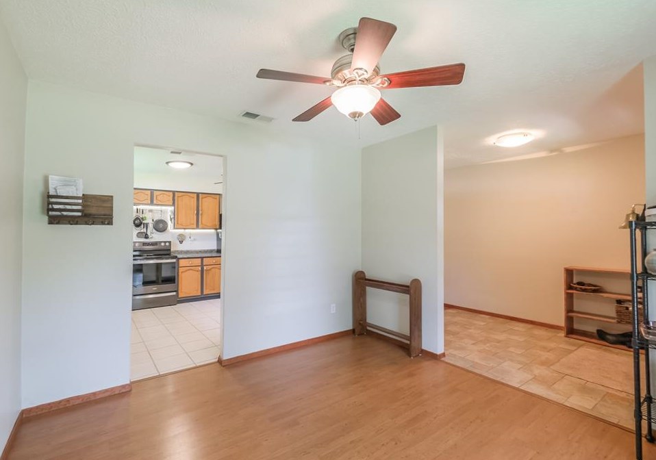 2410 Point Comfort Ct, Houston, TX 77598-3233