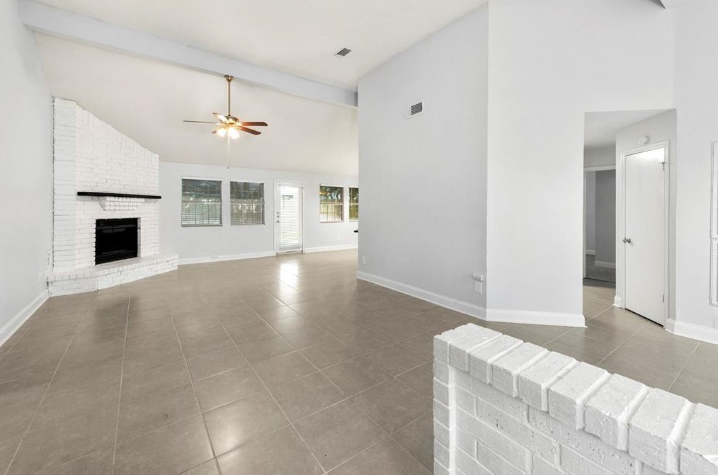 8543 Sunny Ridge Dr, Houston, TX 77095