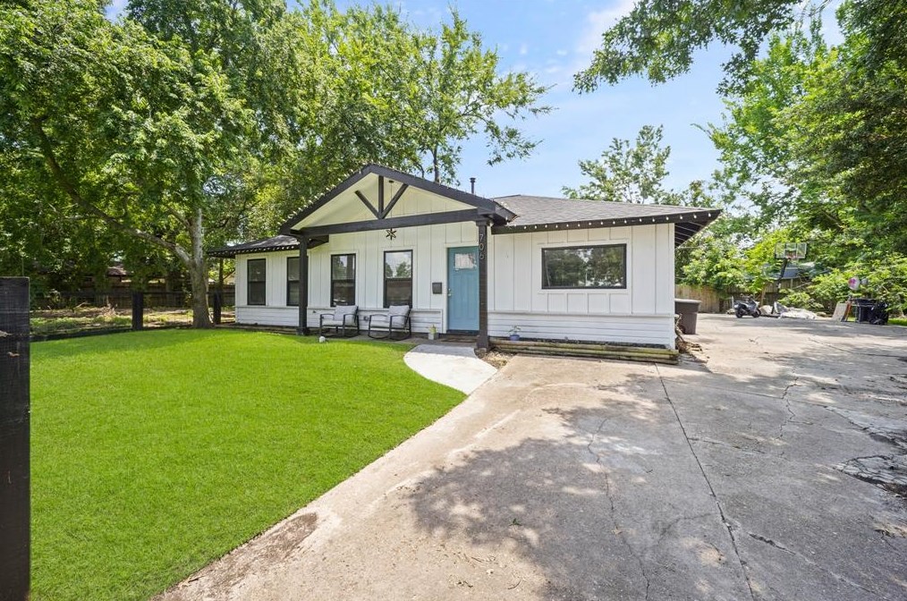 706 Jerry St, Houston, TX 77022-3949