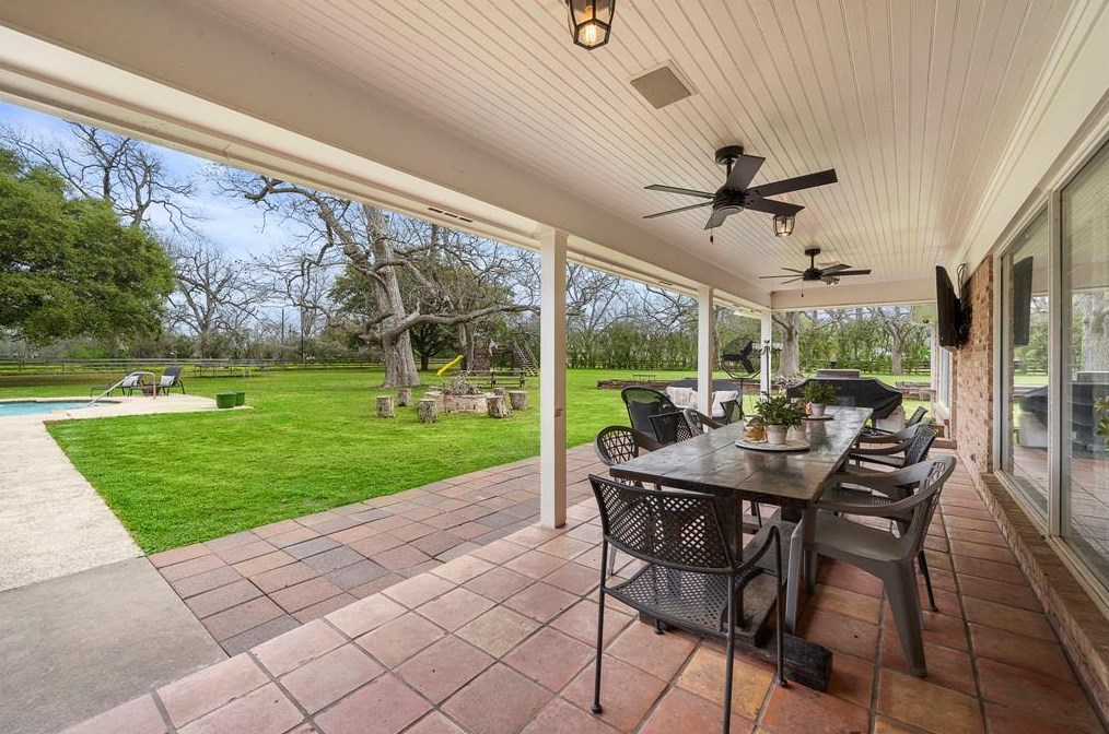 6610 Country Ln, Richmond TX 77406-7734 exterior