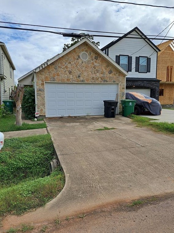 7978 Dyer St, Houston, TX 77088-5834