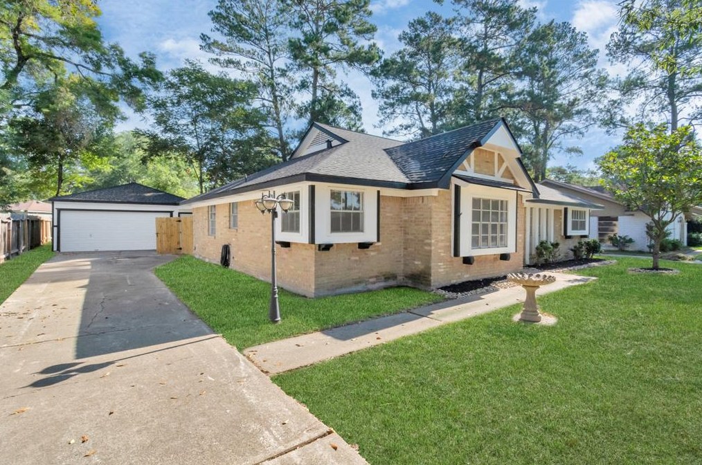 25522 Hickory Valley Ln, Spring TX  77373-3106 exterior