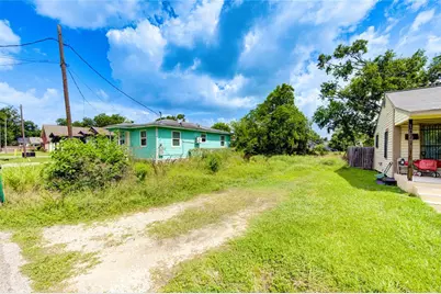 1003 E 39th Street, Houston, TX 77022 - Photo 2