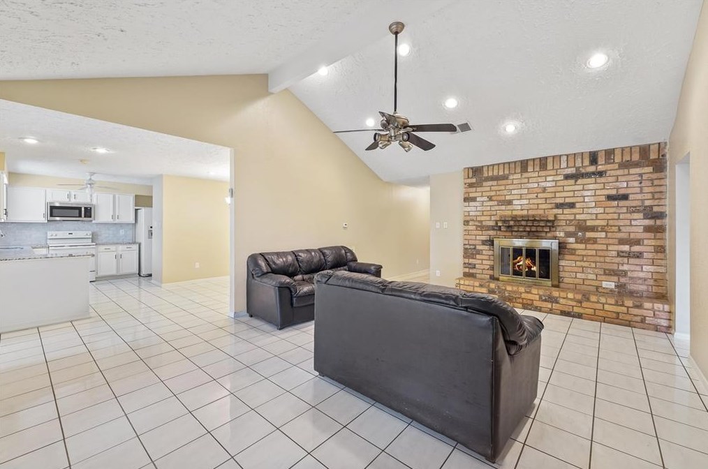 1334 Great Dover Cir, Channelview TX  77530-4806 exterior