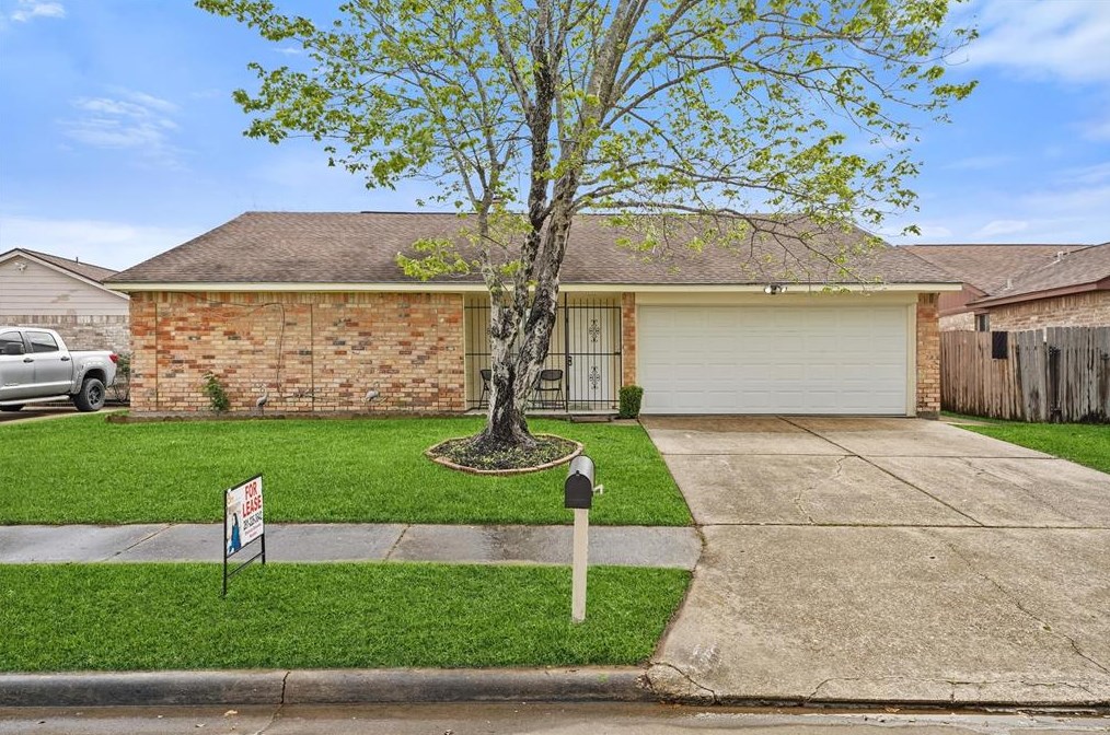 1334 Great Dover Cir, Channelview, TX 77530