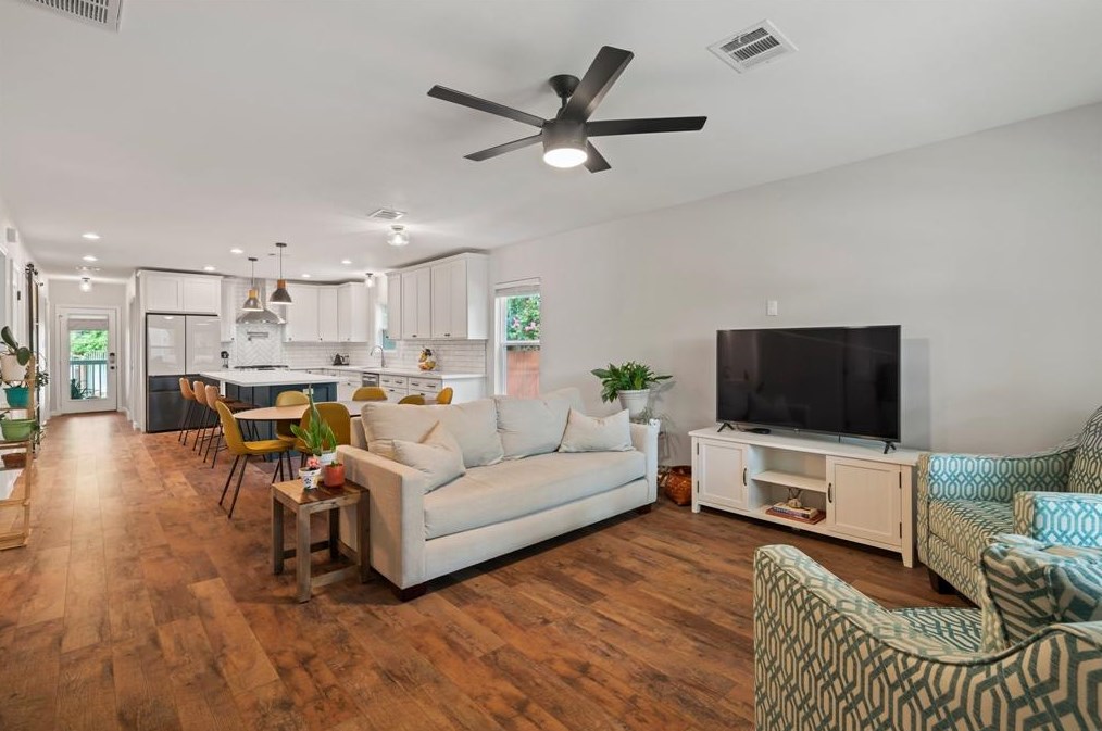 1553 Elliott St, Houston TX  77023-3673 exterior