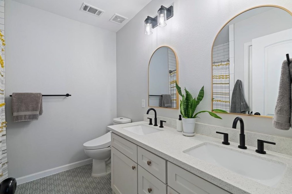 1553 Elliott St, Houston TX  77023-3673 exterior