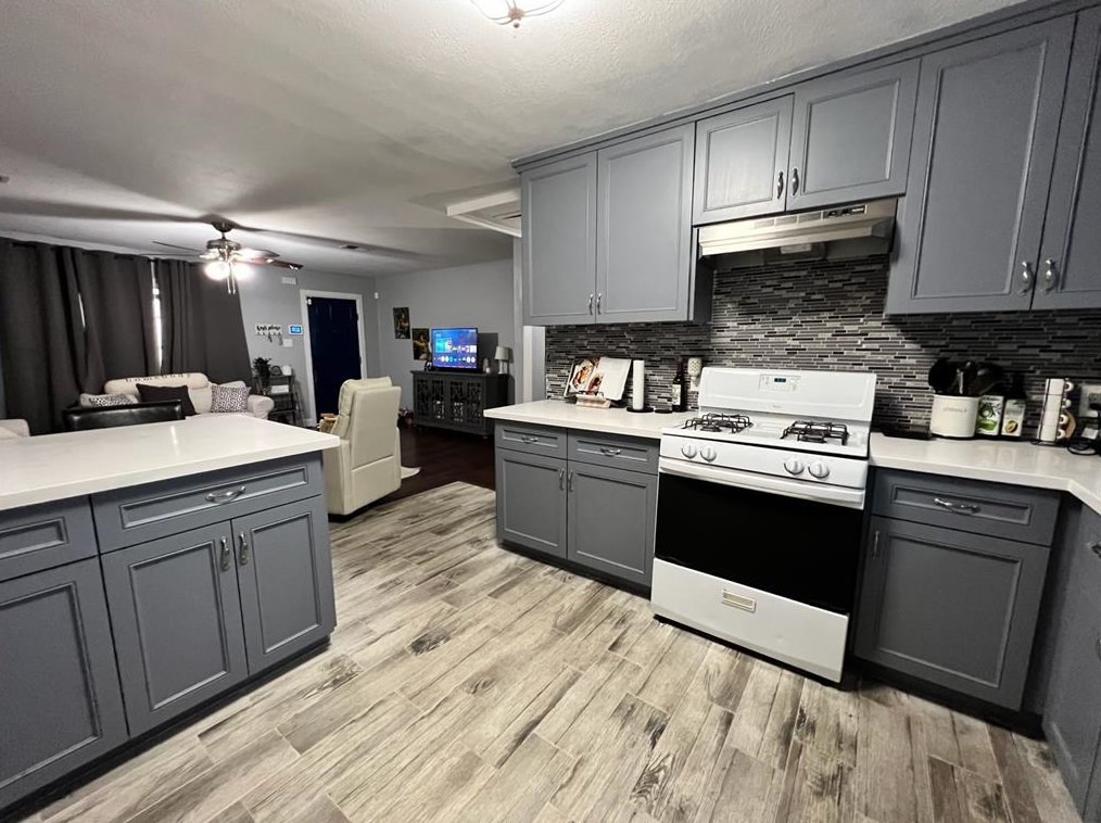 1209 Ash St, Baytown TX  77520-7909 exterior