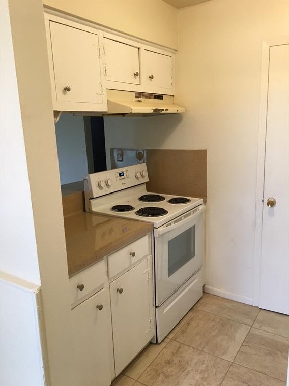 500 E House St, Alvin, TX 77511