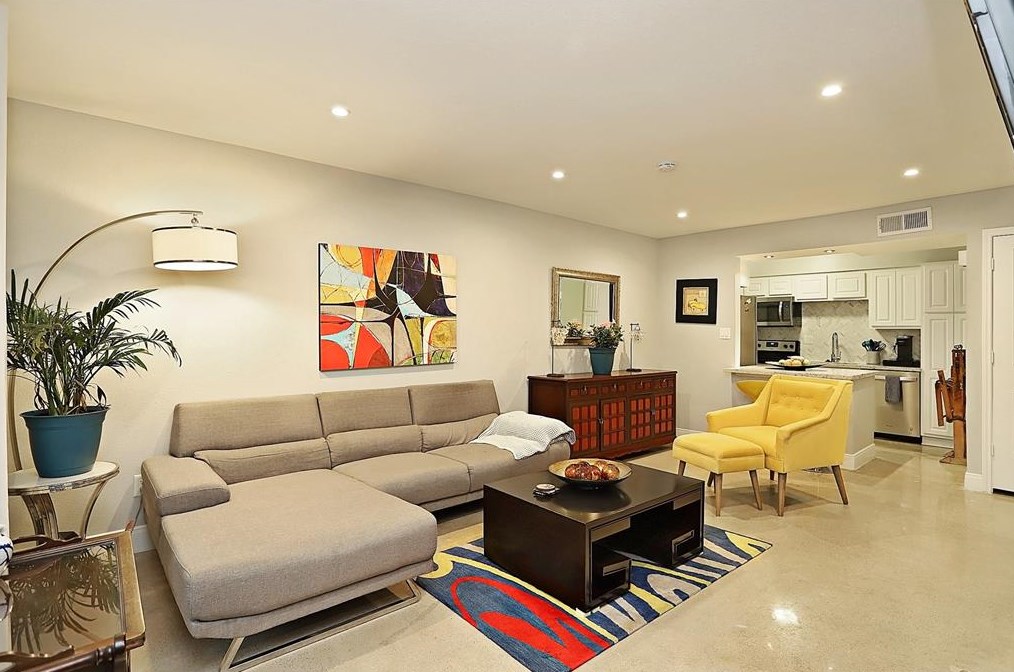 1860 White Oak Dr Apt 375, Houston, TX 77009