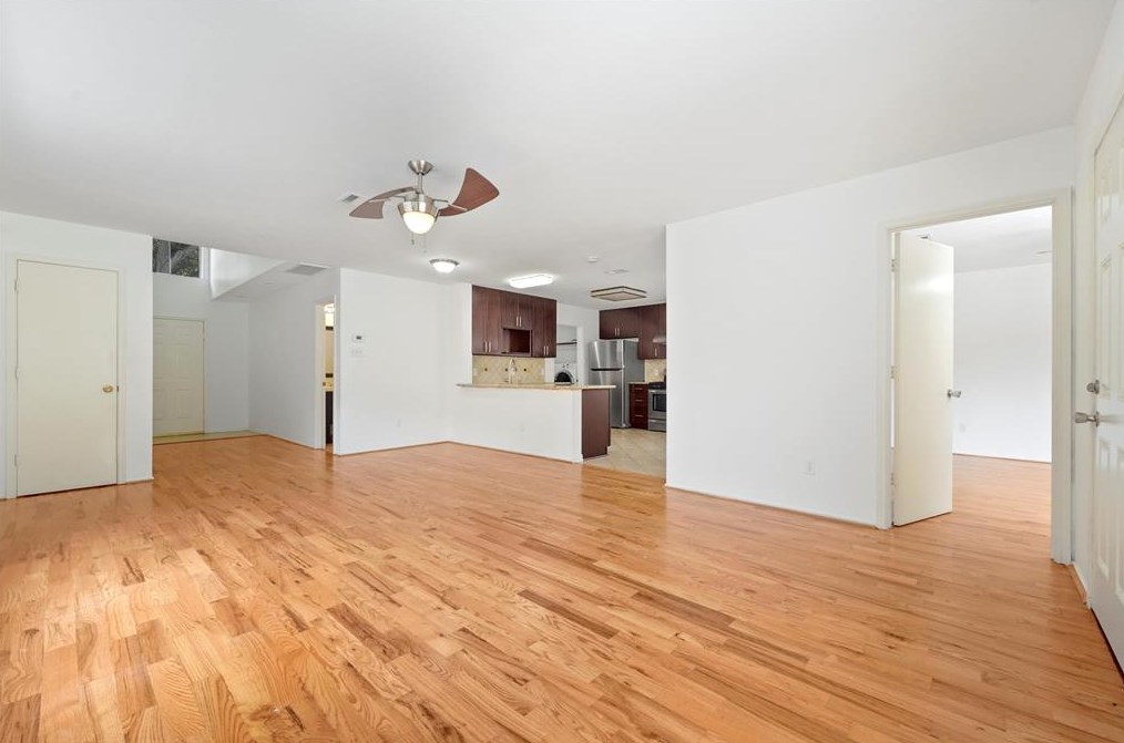 8106 Golf Green Cir, Houston, TX 77036-4063