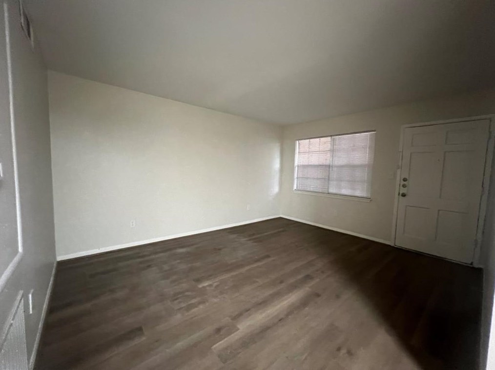 2400 5th St #24, Bay City, TX 77414