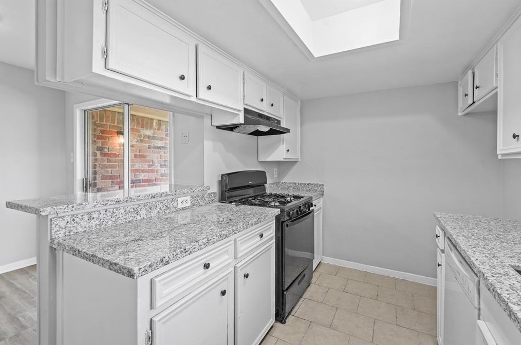 8714 Charney Ln, Houston TX  77088-3306 exterior