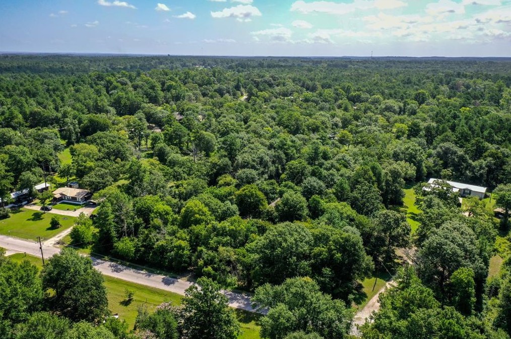 204 Morris Ln, Huntsville, TX 77320-0426