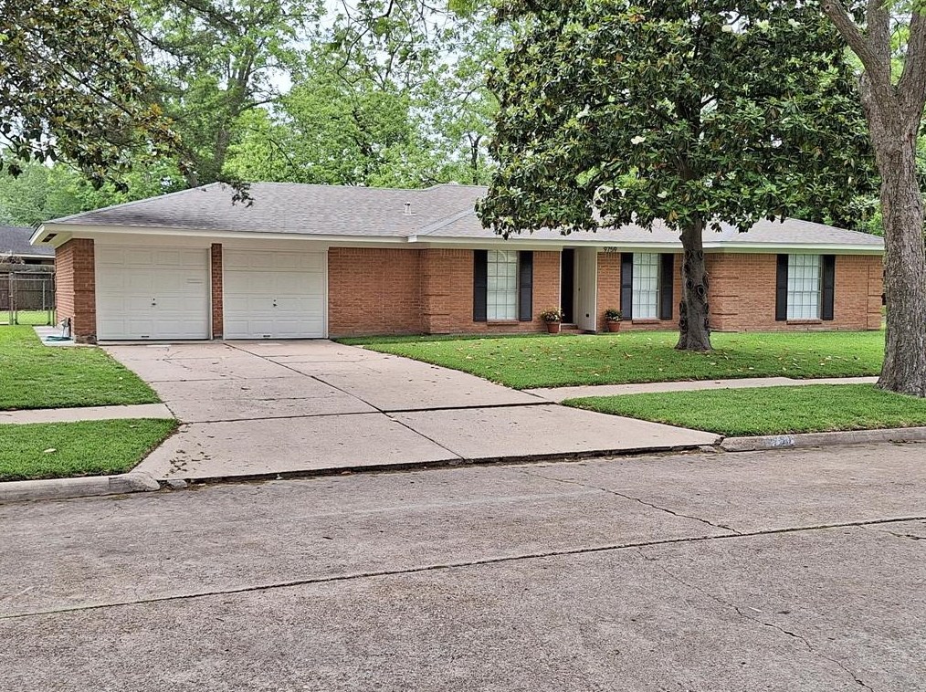 9759 Ebb St, Houston, TX 77089