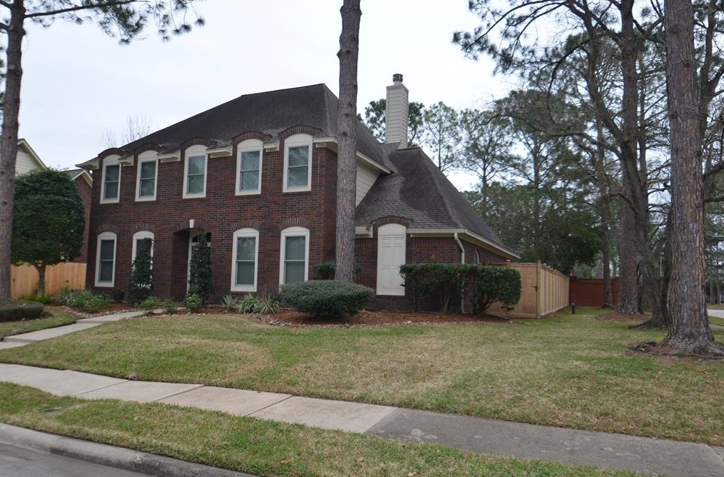 2002 Aspen River Ln, Houston, TX 77062-3666