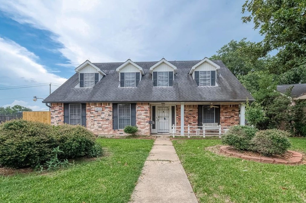 12115 Kirkbriar Dr, Houston, TX 77089-3215