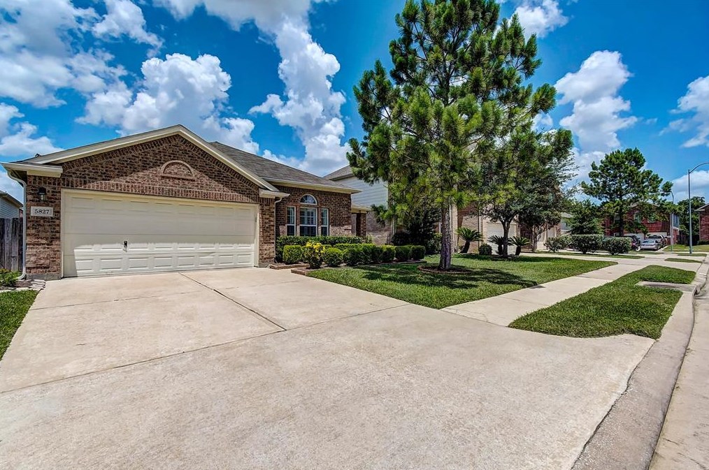 5827 Lundwood Ln, Houston, TX 77084