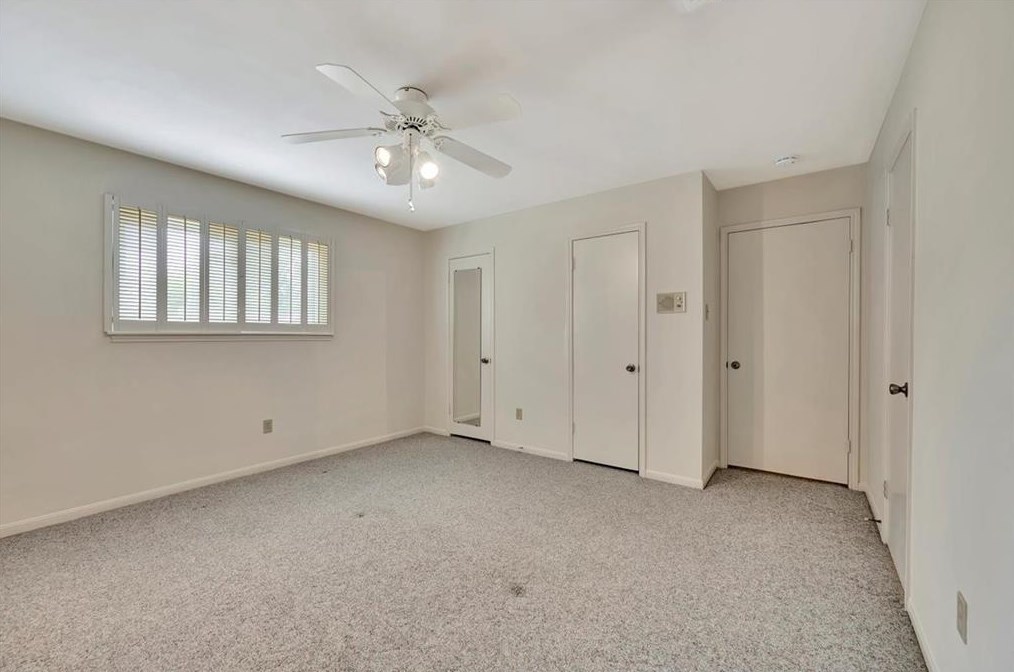 4002 Laurel Grv Dr, Taylor Lake Village TX 77586-5015 exterior