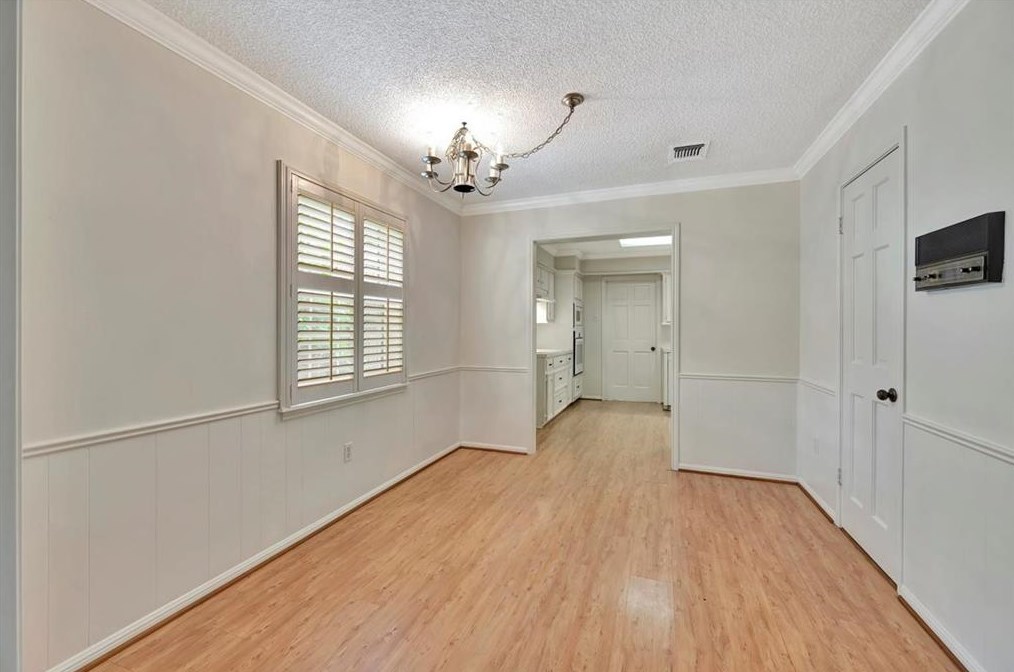 4002 Laurel Grv Dr, Taylor Lake Village TX 77586-5015 exterior