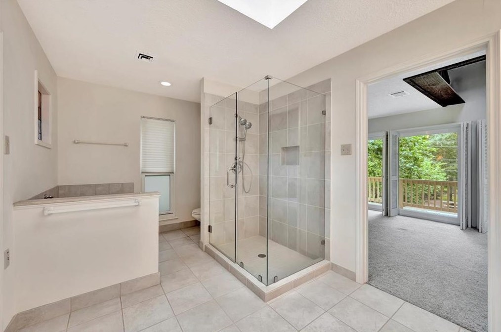 4002 Laurel Grv Dr, Taylor Lake Village TX 77586-5015 exterior