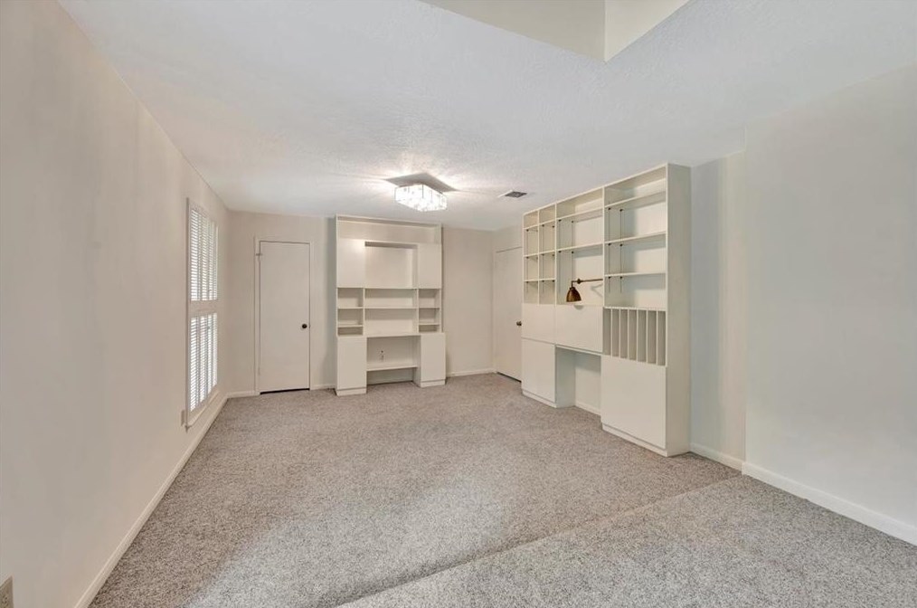 4002 Laurel Grv Dr, Taylor Lake Village TX 77586-5015 exterior