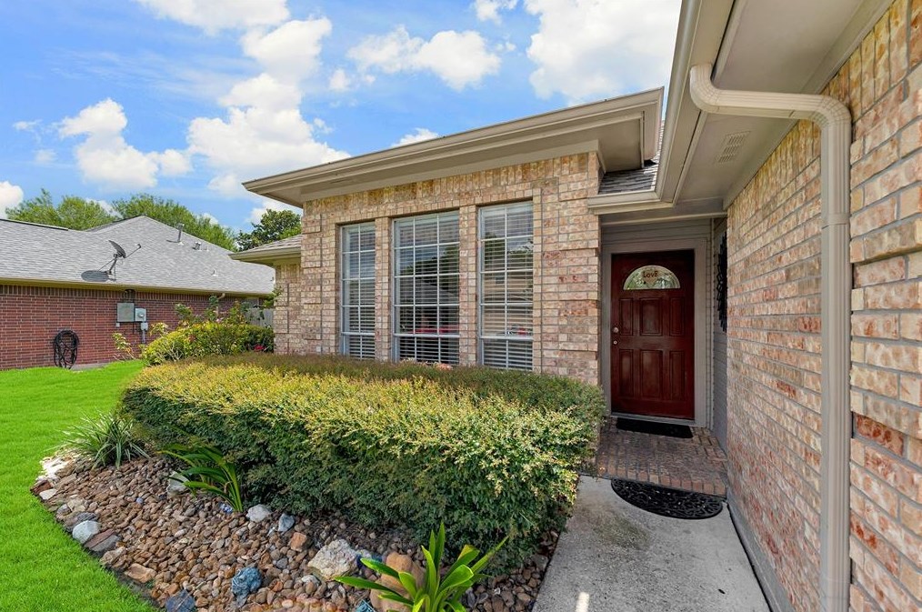 4822 Black Rock St, Baytown TX  77521-8836 exterior
