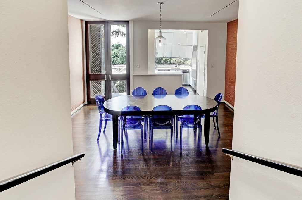 5102 Scotland St, Houston TX  77007-7239 exterior
