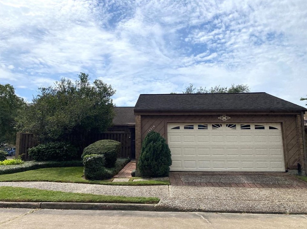 16614 Sunlight Way, Houston, TX 77058-2333