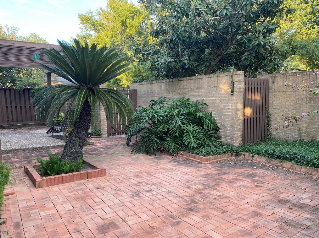 16614 Sunlight Way, Houston TX  77058-2333 exterior
