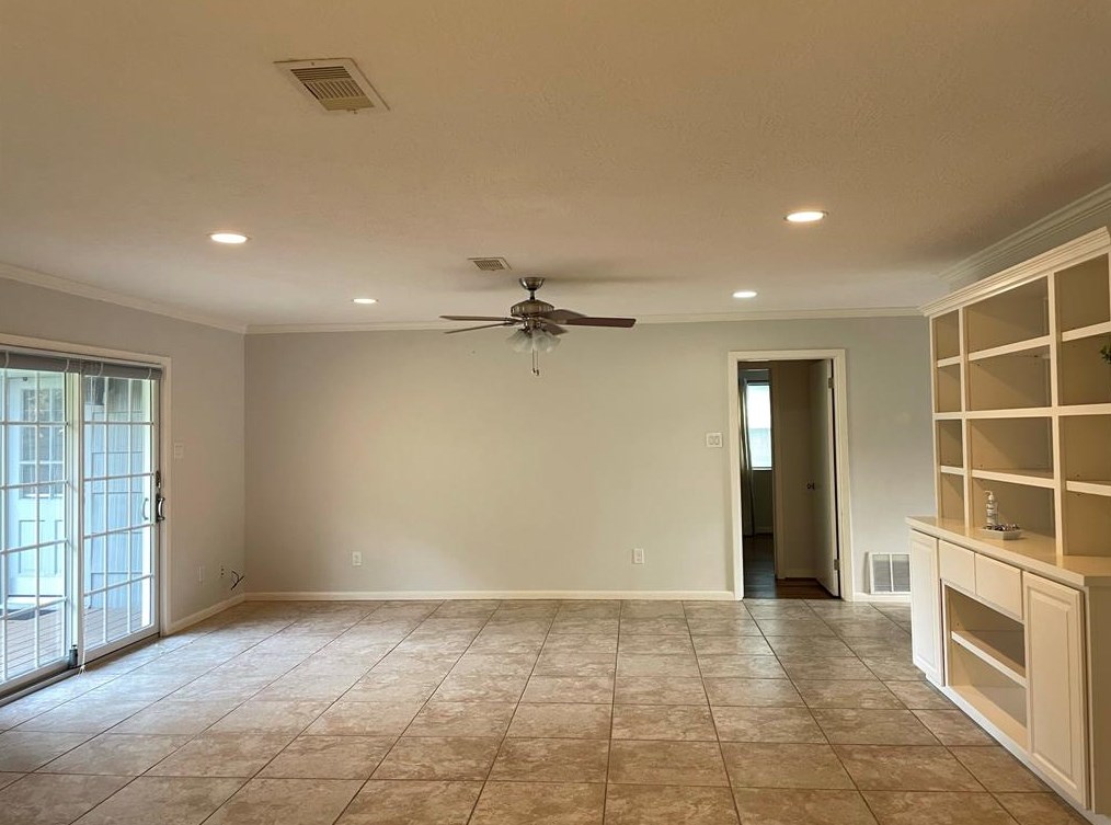 8627 Mcavoy Dr, Houston TX  77074-7307 exterior