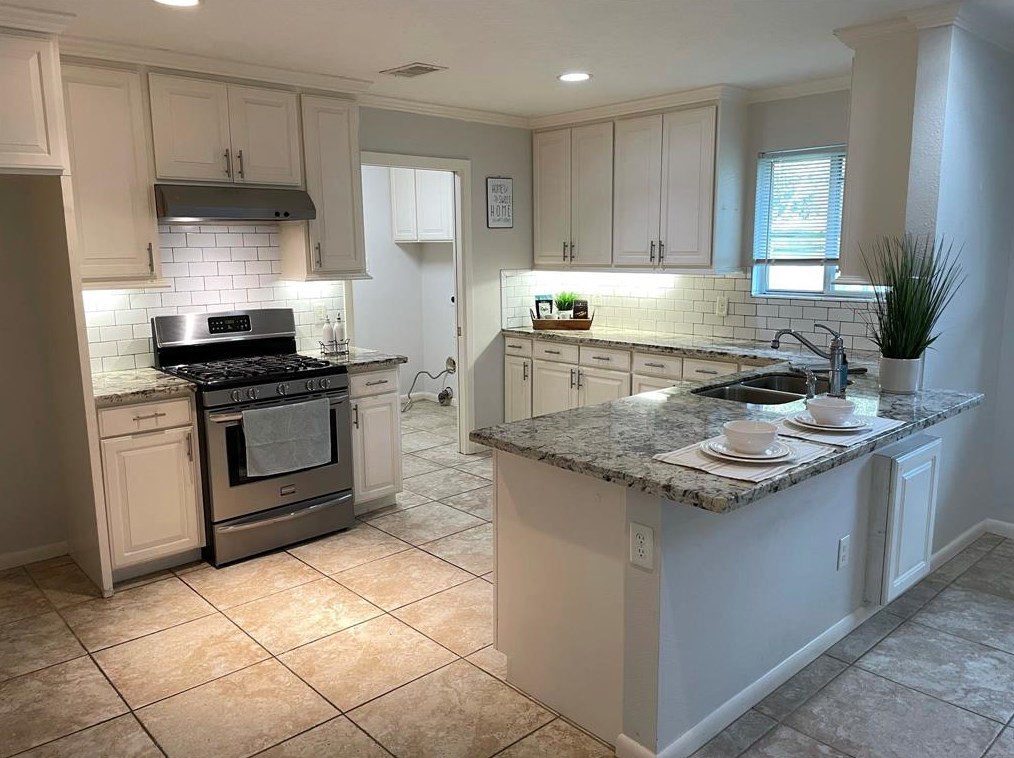 8627 Mcavoy Dr, Houston TX  77074-7307 exterior