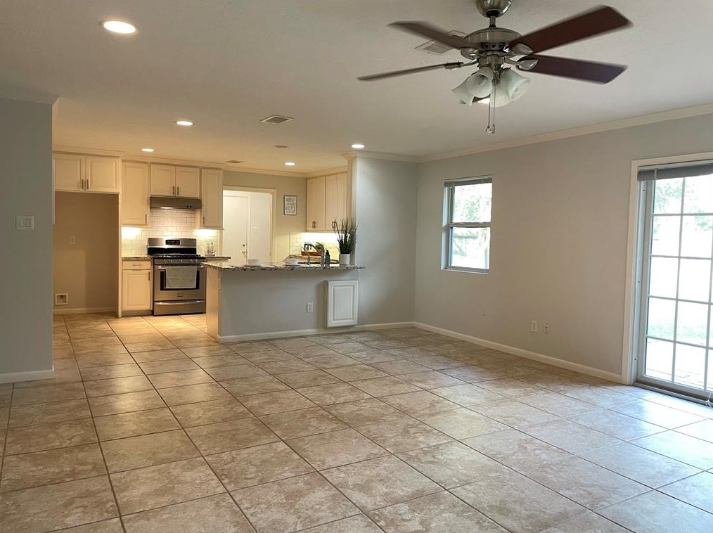 8627 Mcavoy Dr, Houston TX  77074-7307 exterior