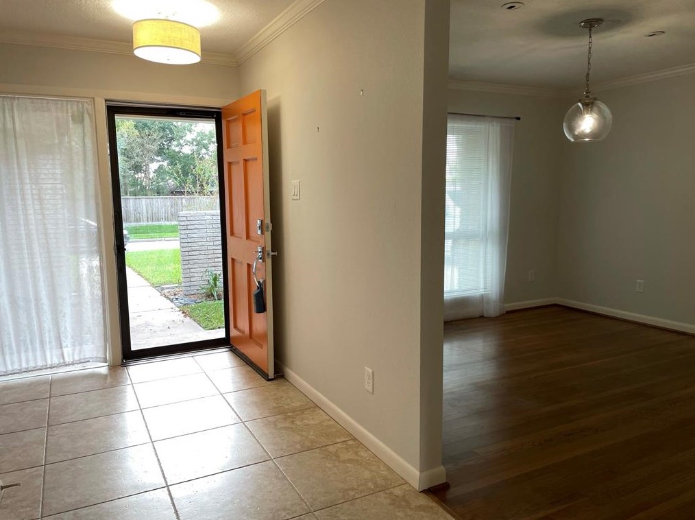 8627 Mcavoy Dr, Houston TX  77074-7307 exterior