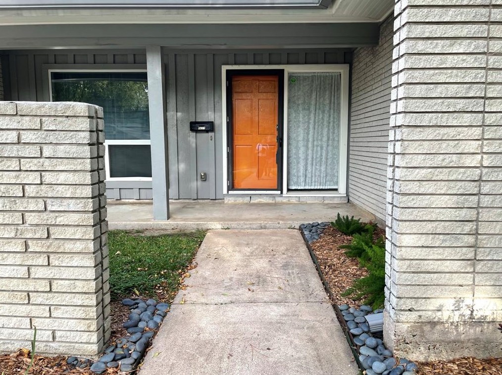 8627 Mcavoy Dr, Houston, TX 77074-7210