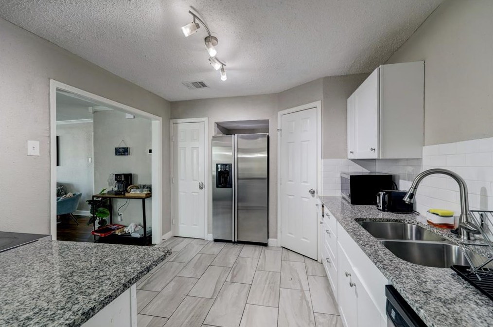6618 Burkett St, Houston TX  77021-2324 exterior