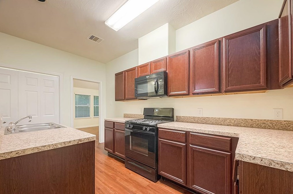 22258 Queenbury Hl Dr, Houston TX  77073-5685 exterior