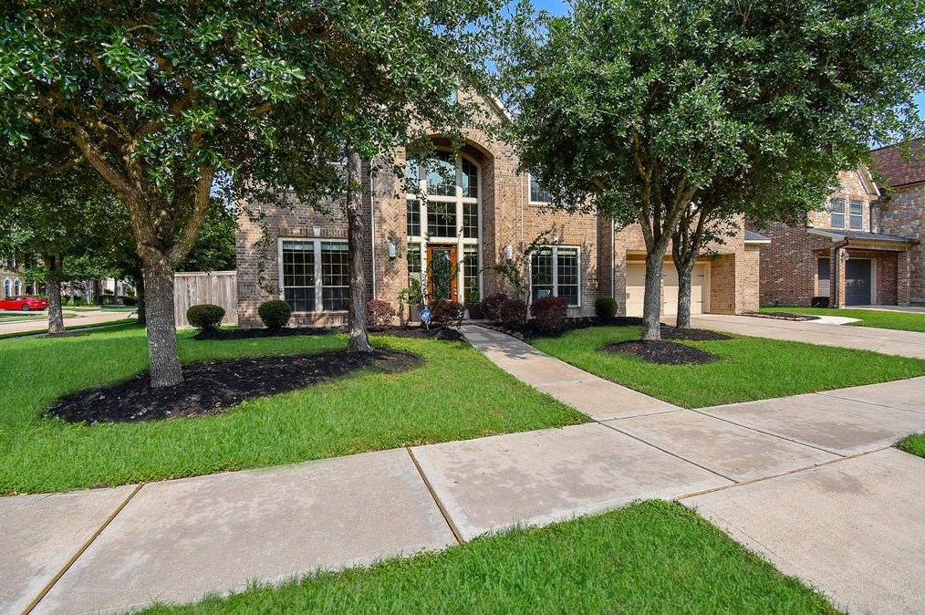 9903 Touhy Lake Dr, Katy, TX 77494-8577