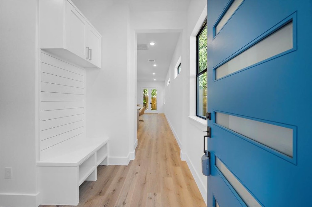 1913 Terry N, Houston, TX 77009