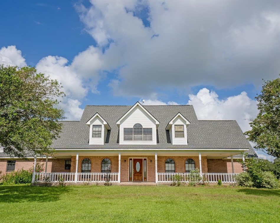 1373 County Rd 214, Bay City, TX 77414