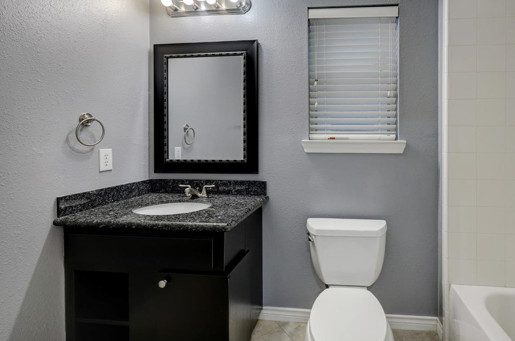 1405 Bailey St, Houston TX  77019-5001 exterior