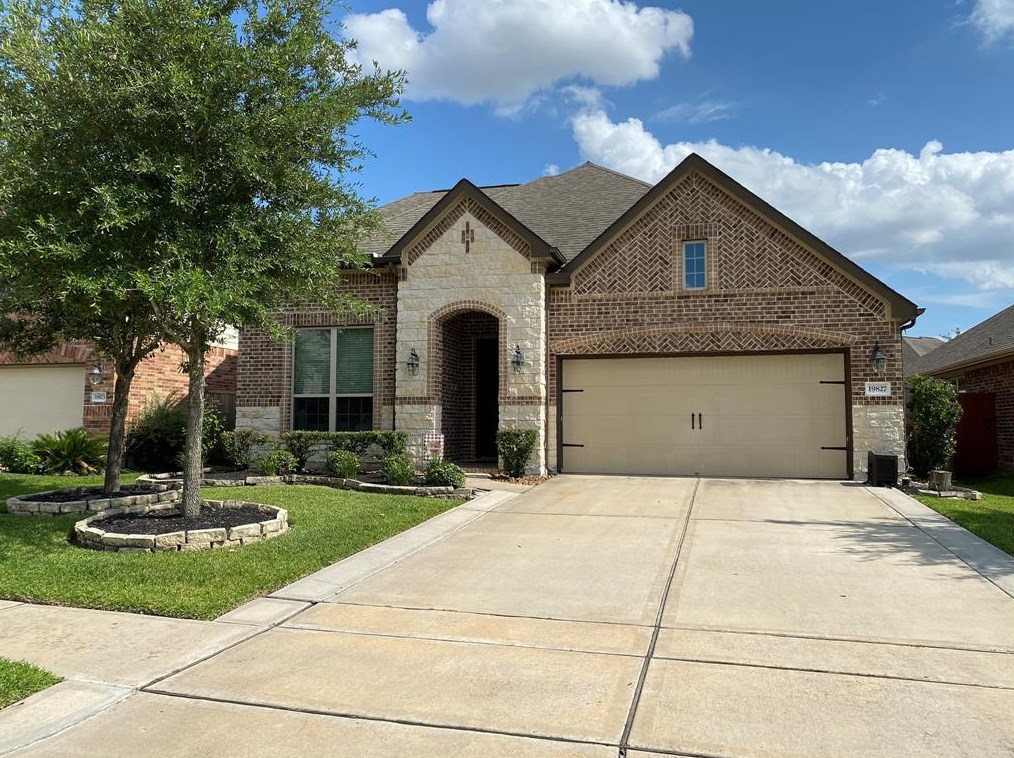 19827 Hamlet Shadow Ln, Cypress, TX 77433-3994