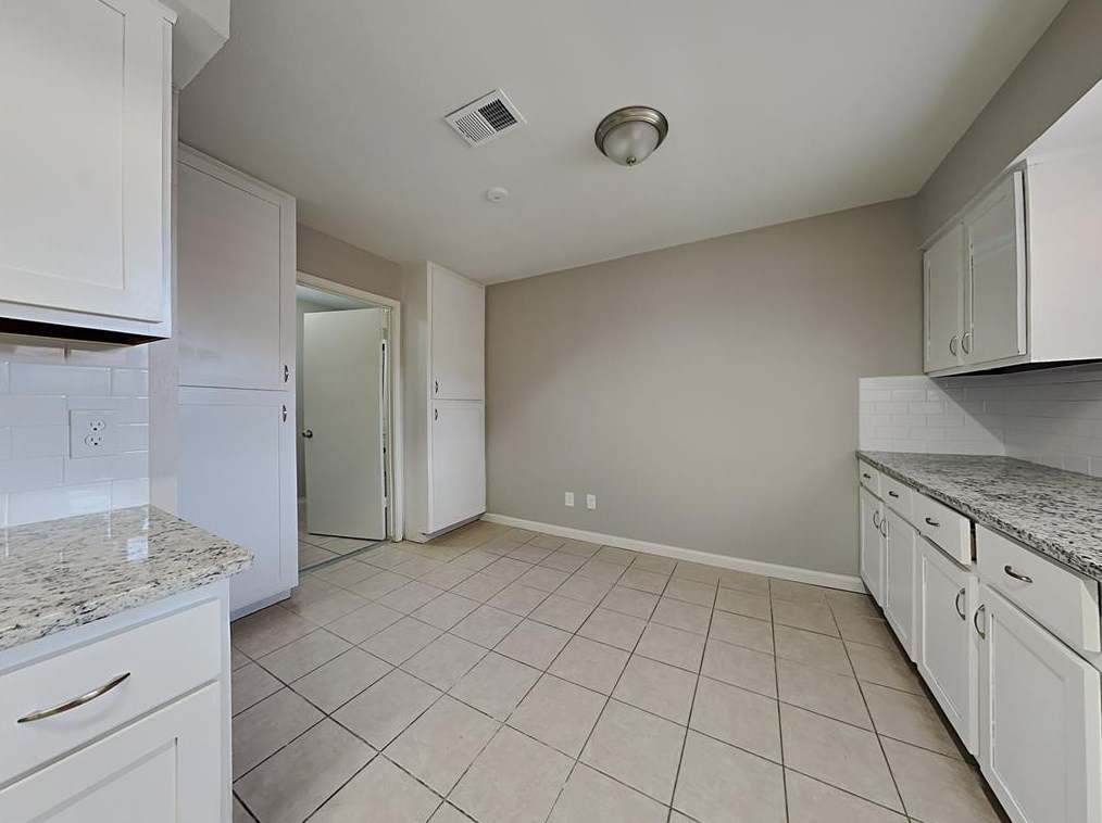 16007 Brookford Dr, Houston TX  77059-4608 exterior