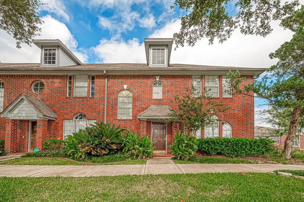 1255 El Camino Village Dr, Houston, TX 77058-3079