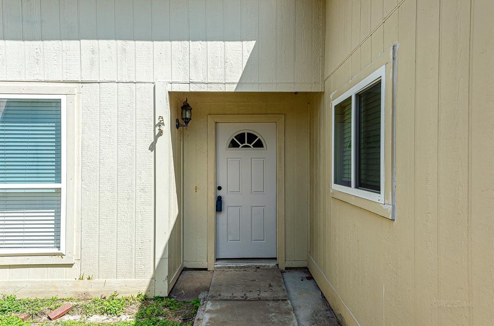 17610 Sundrop Ln, Houston TX  77084-4550 exterior