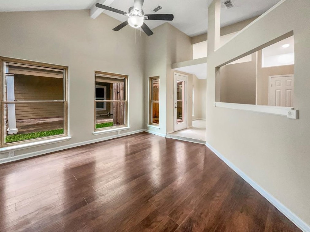 4711 Woodford St, Baytown, TX 77521-8527