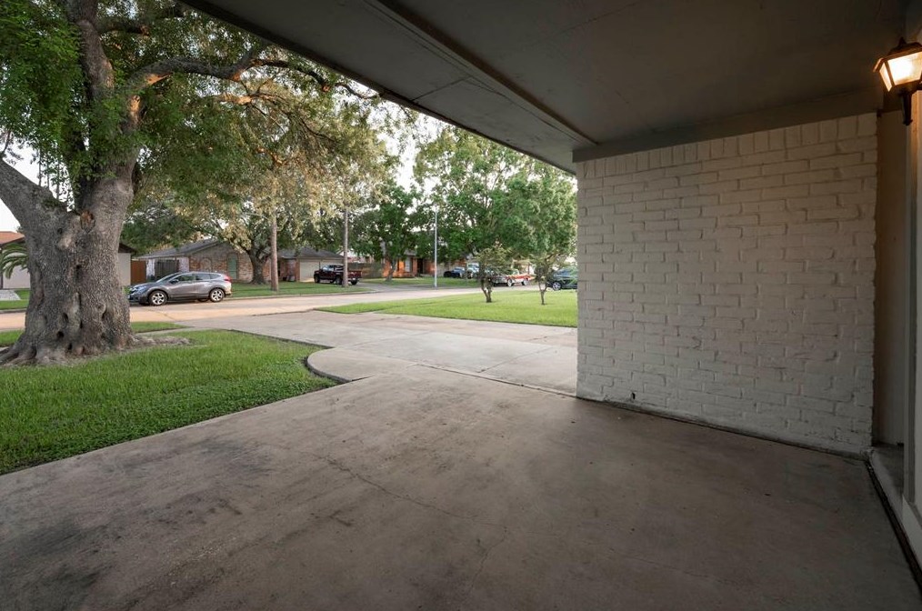10119 Sagedowne Ln, Houston, TX 77089