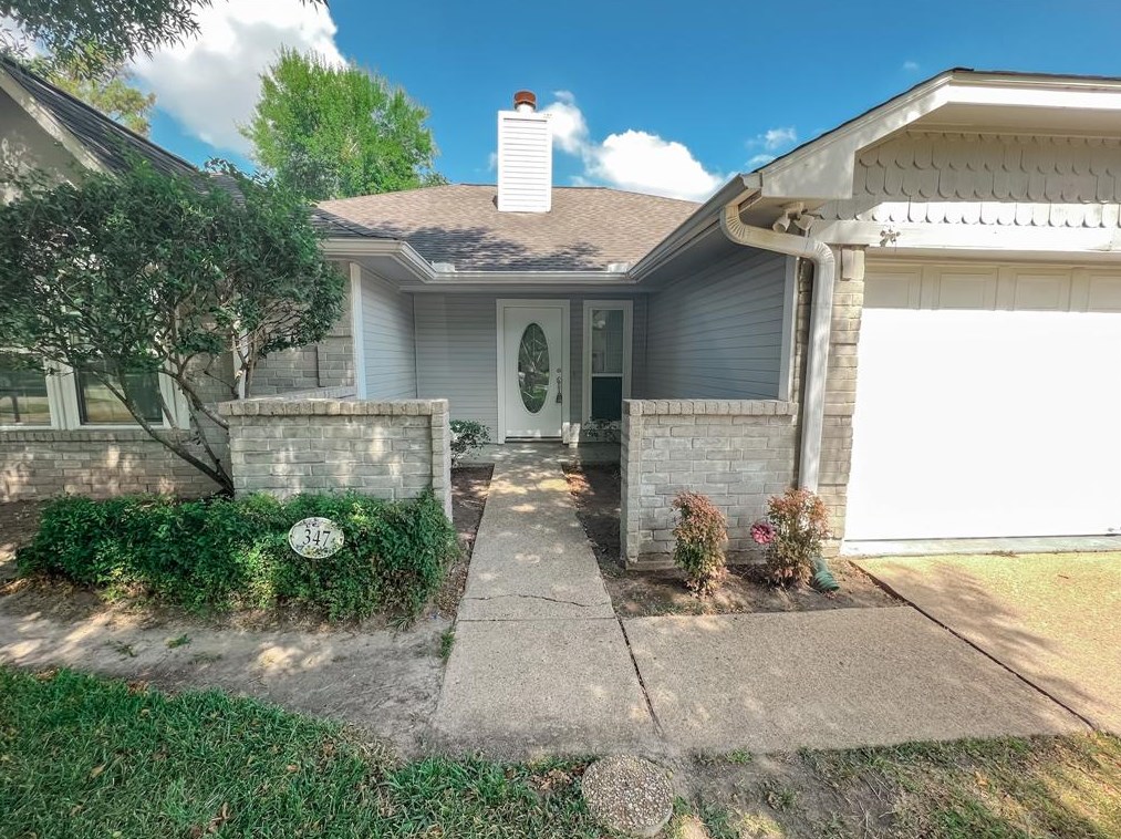 347 Elder Vista Dr, Houston, TX 77598-2540
